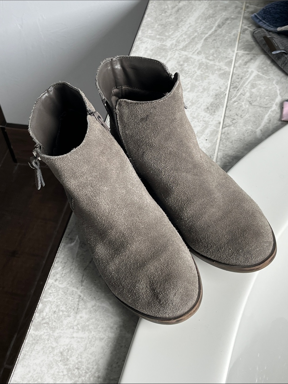 Suede leather booties women’s 9